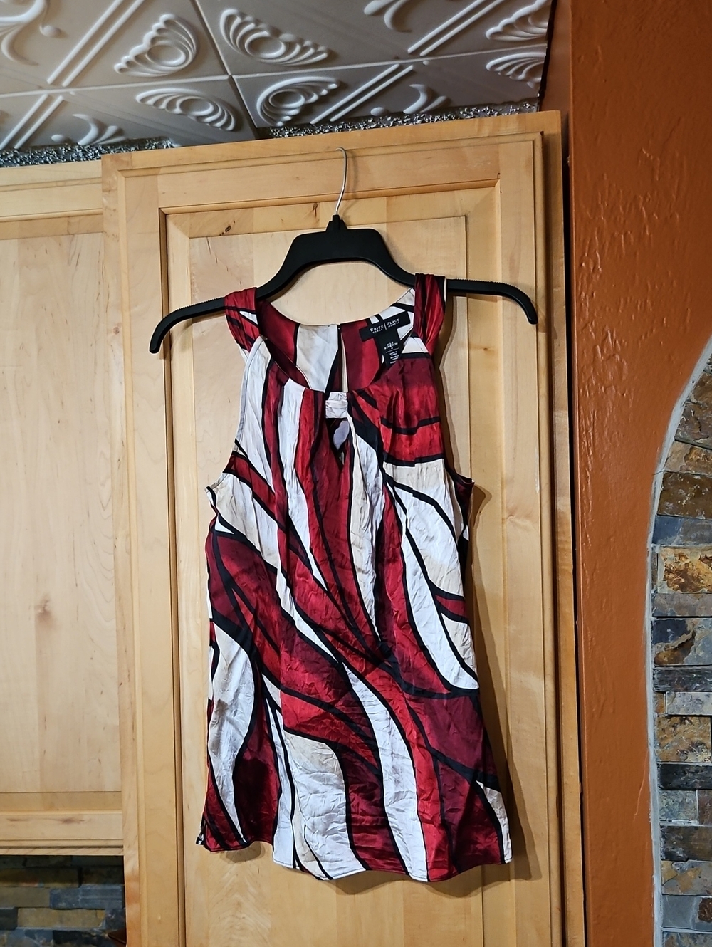 White House Black Market Red Black Cream Tan Silk Stretch Sleeveless Tank Top